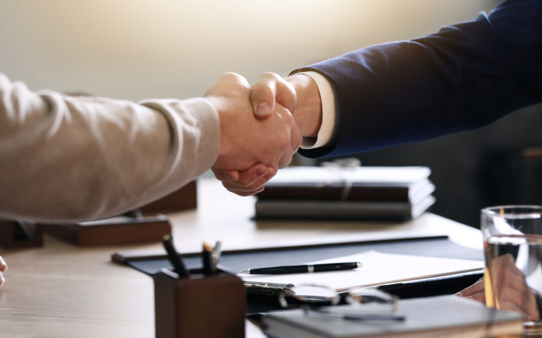 Succession : quel est le rôle de l’avocat, quel est celui du notaire ?